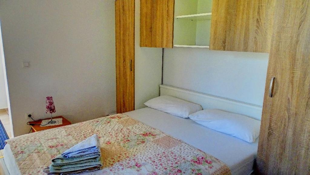 Studio Apartman I Mali Apartman Vir Esterno foto