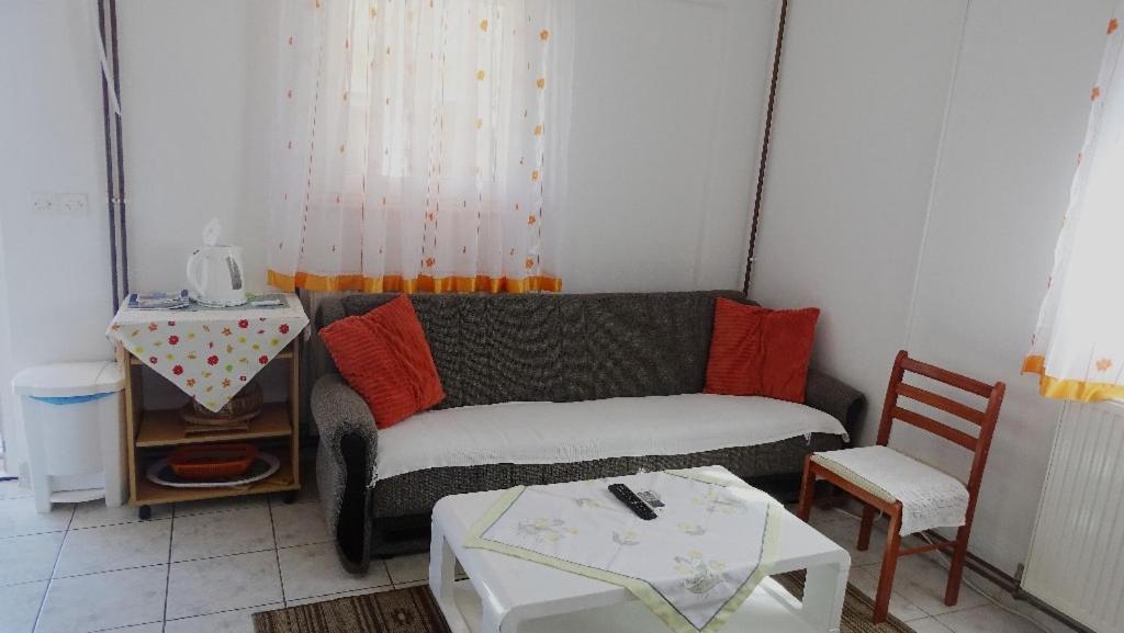 Studio Apartman I Mali Apartman Vir Esterno foto