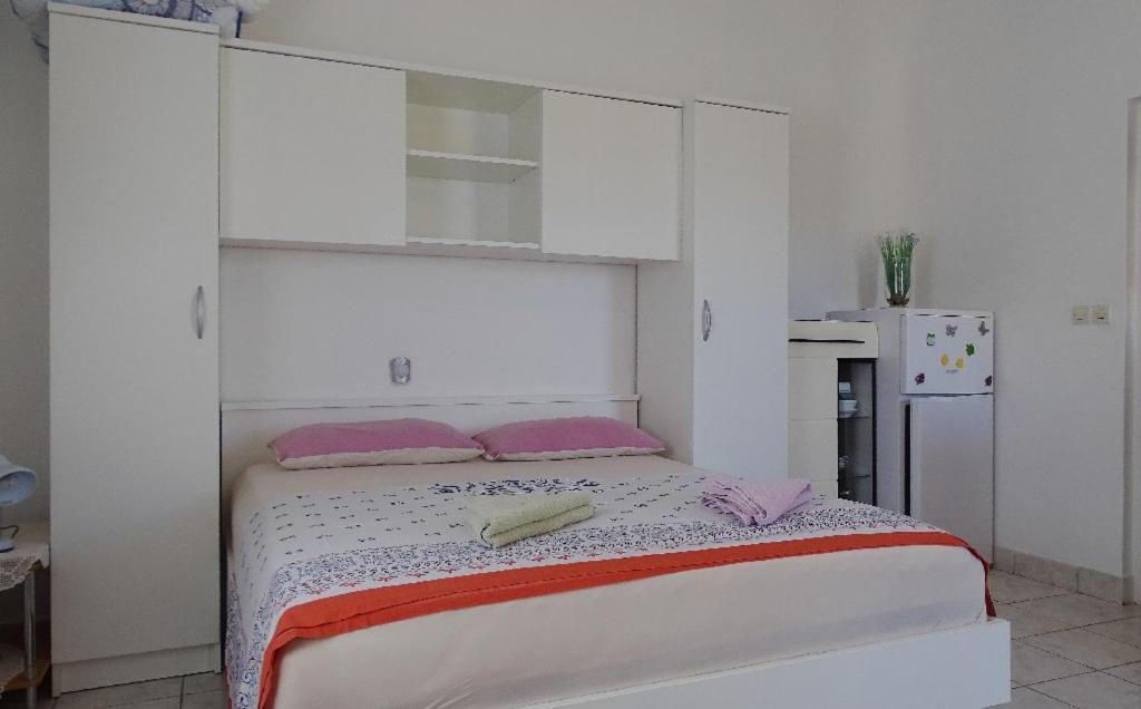 Studio Apartman I Mali Apartman Vir Esterno foto
